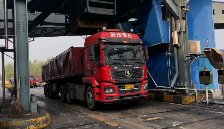 全無(wú)人裝車(chē)！矩陣軟件的智能裝車(chē)系統(tǒng)，?匹配三十多個(gè)車(chē)型，二十多種料口，一百多項(xiàng)特定環(huán)境需求！-濟(jì)南網(wǎng)站制作